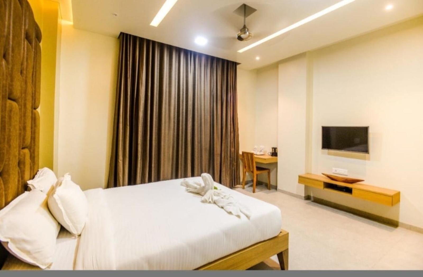 Elite Boutique Hotel Satara Exterior photo