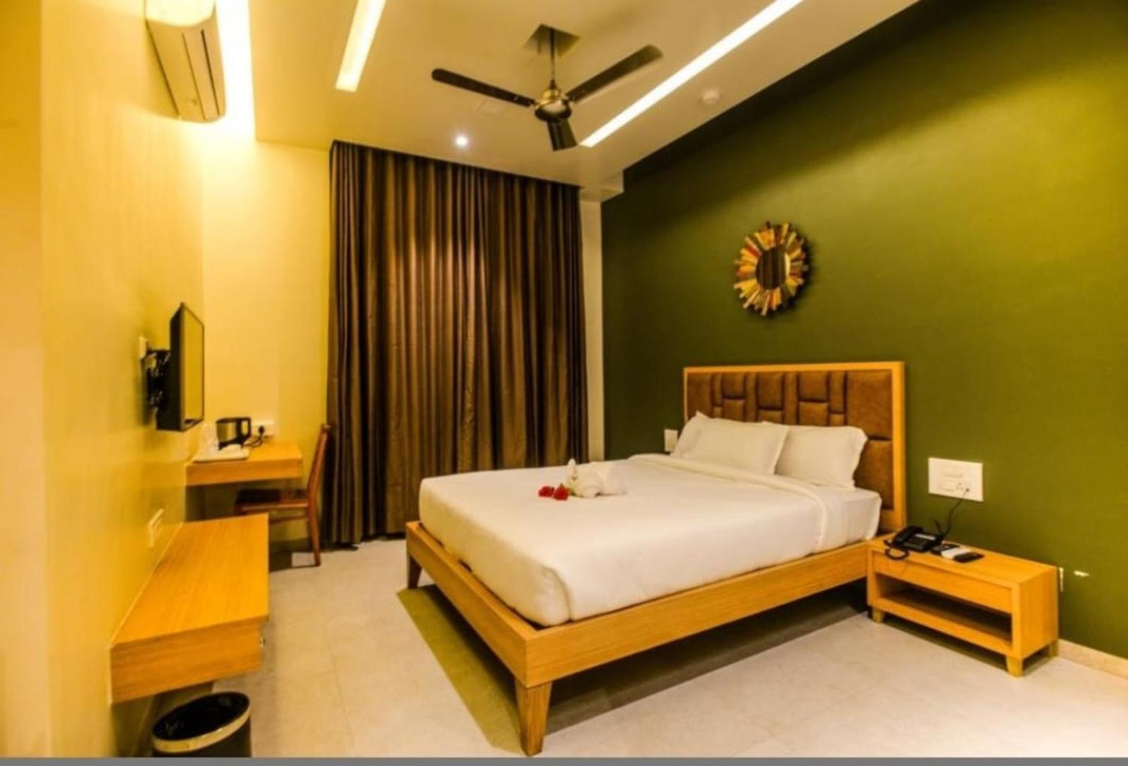 Elite Boutique Hotel Satara Exterior photo