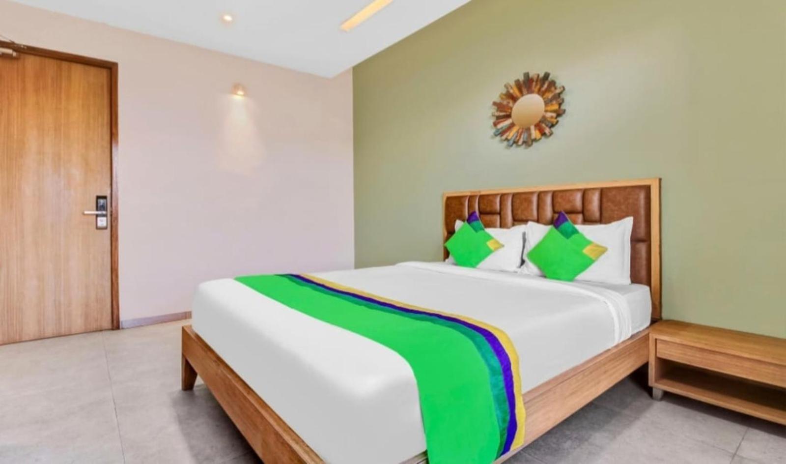Elite Boutique Hotel Satara Exterior photo