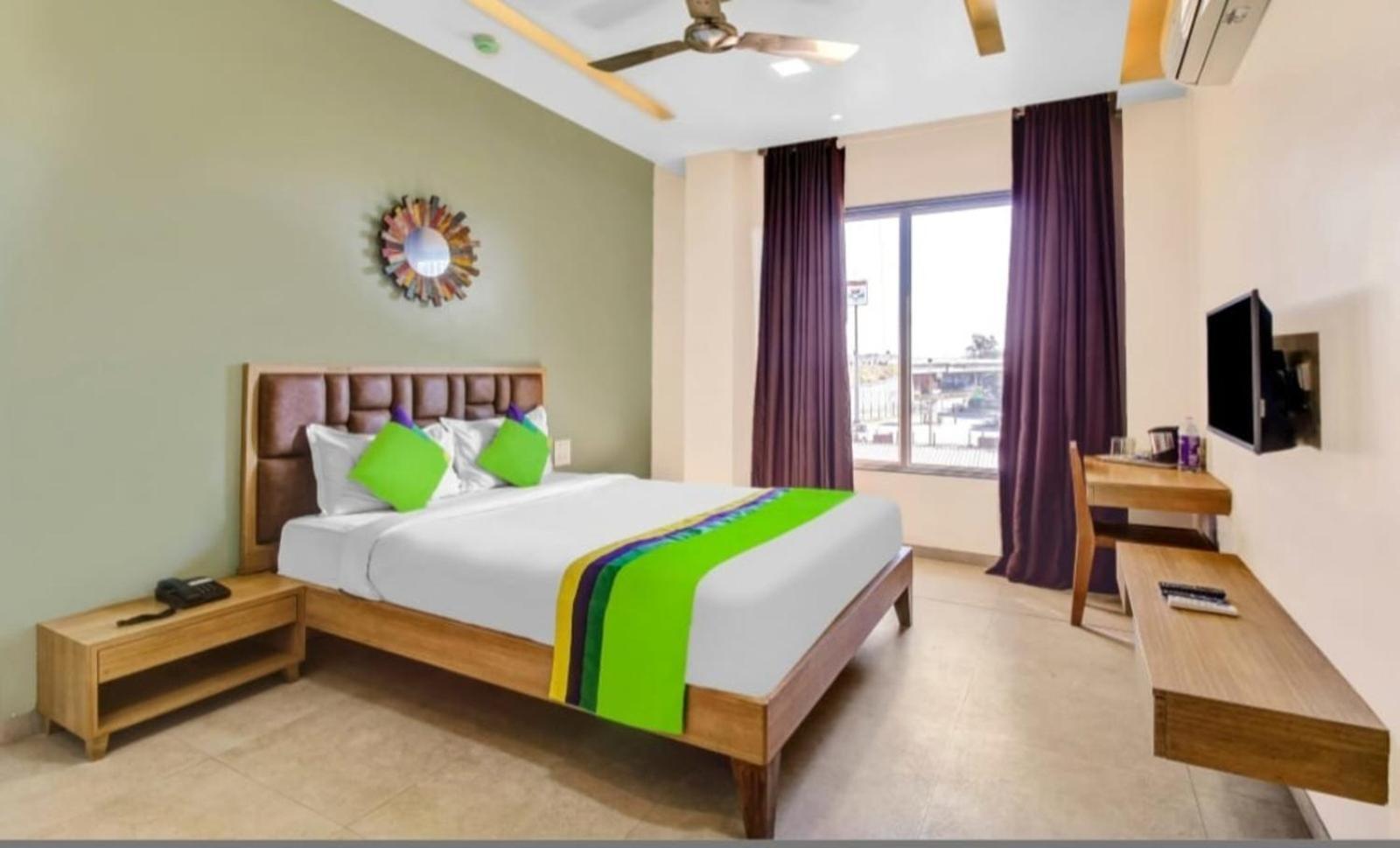 Elite Boutique Hotel Satara Exterior photo