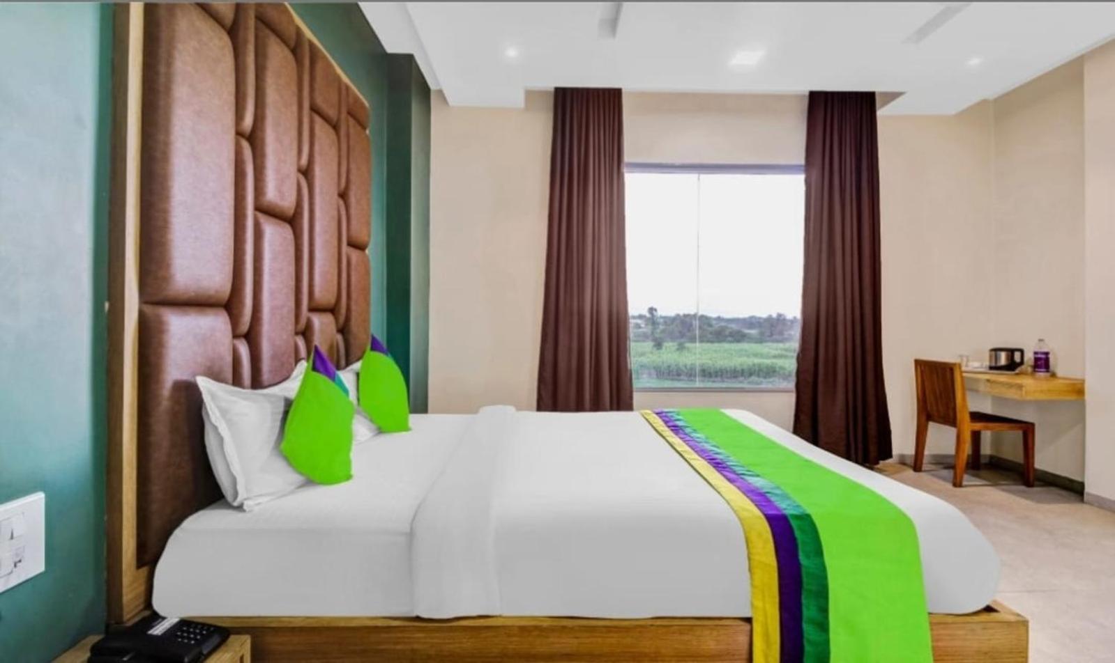 Elite Boutique Hotel Satara Exterior photo