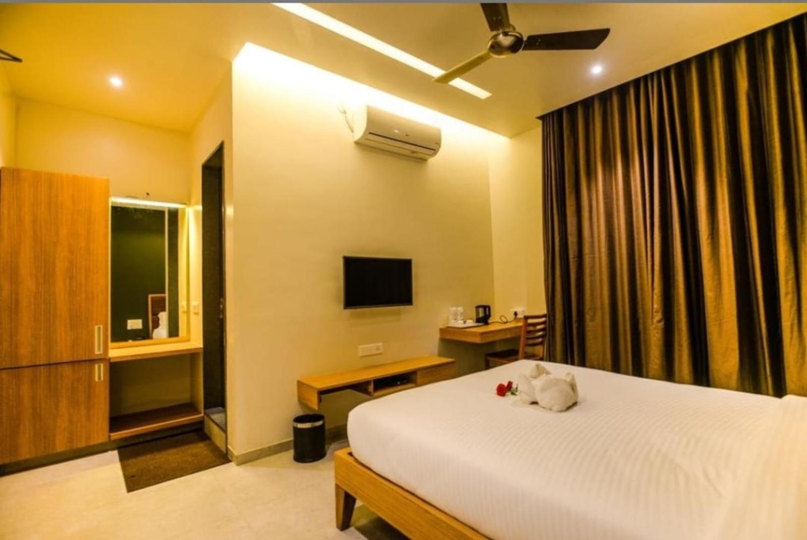 Elite Boutique Hotel Satara Exterior photo